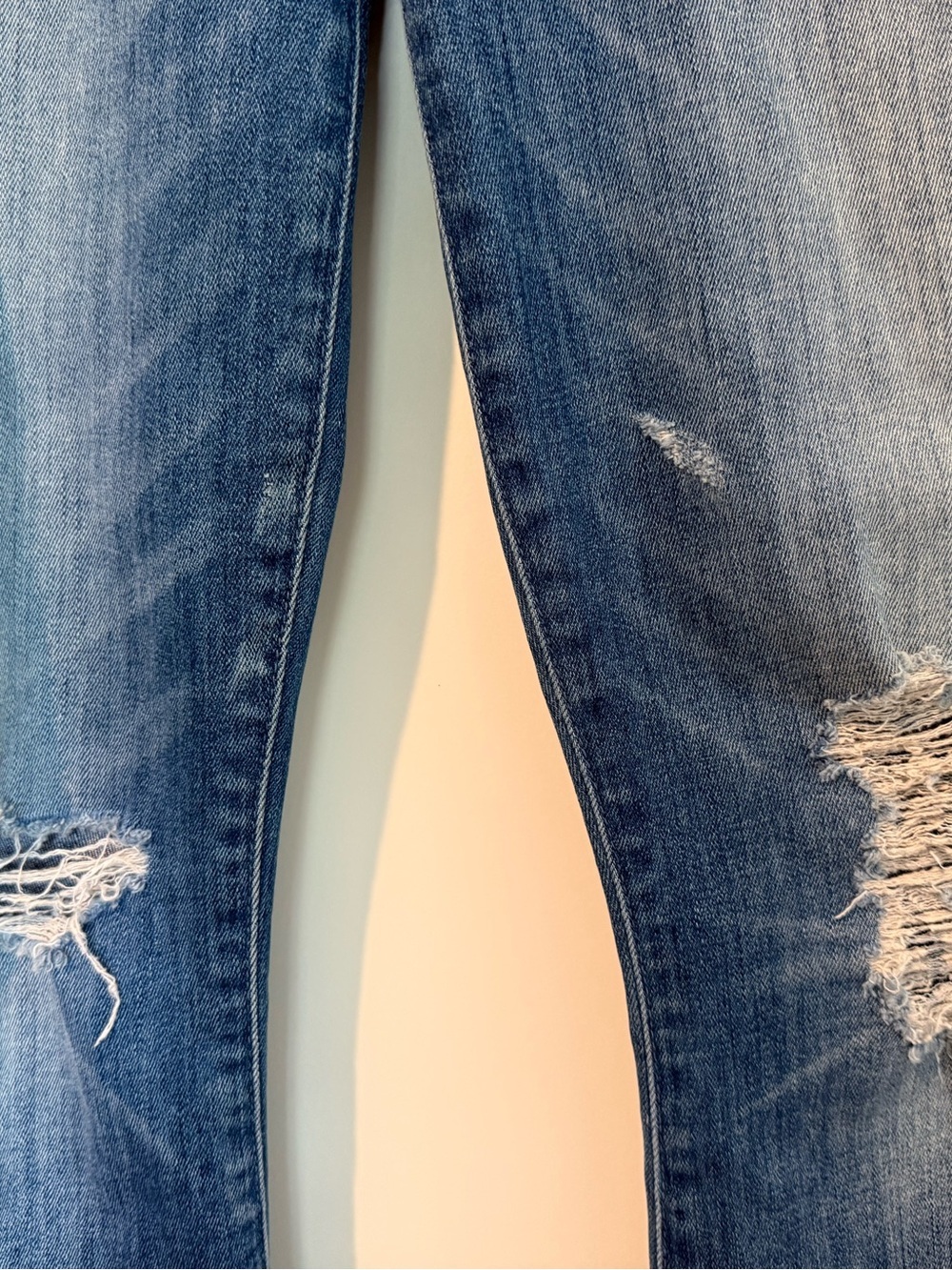 MOTHER The Hustler Ankle Chew Distressed Flare Jeans Size 25 - Picture 4 of 11